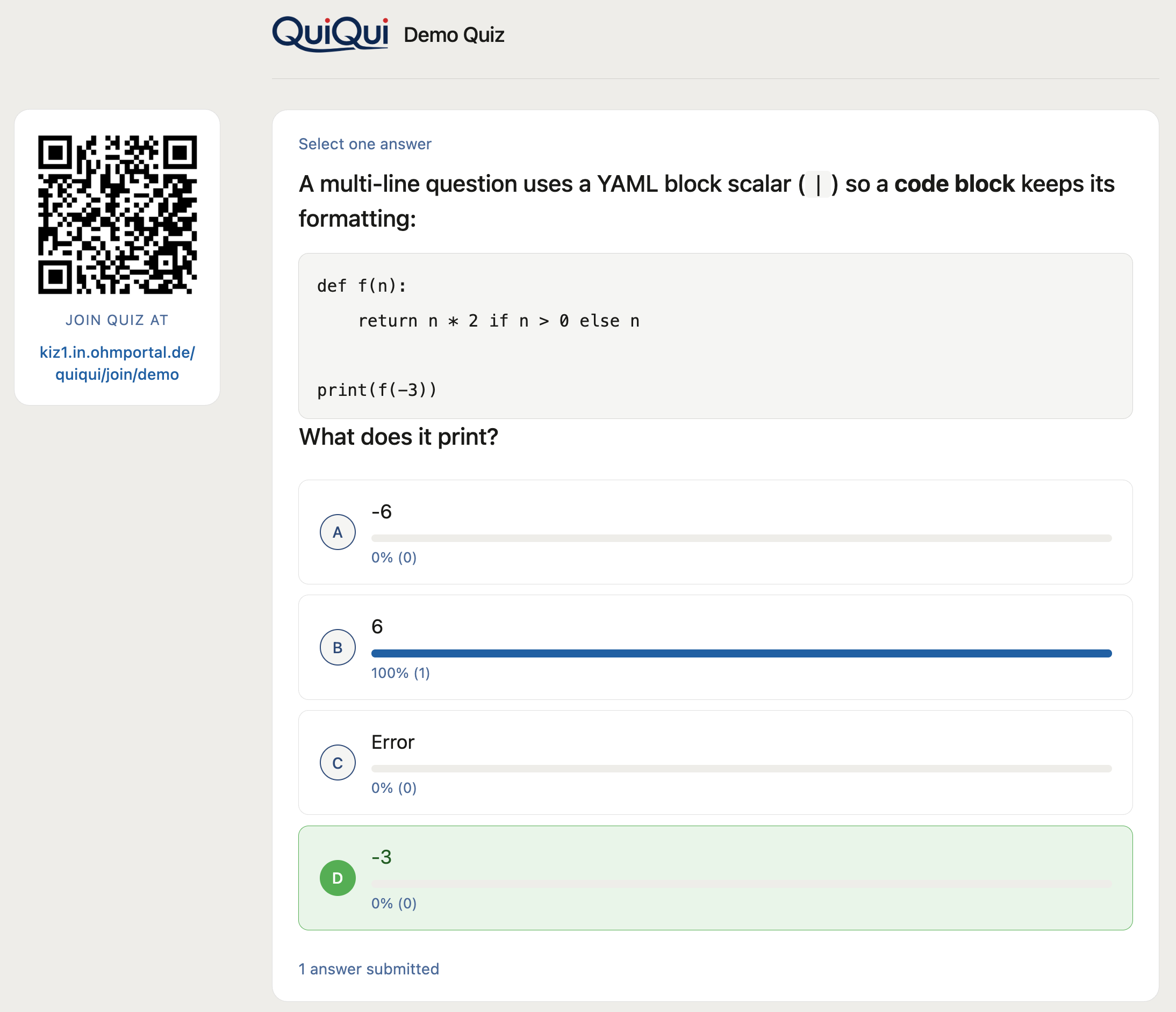 Projector view showing the QR code beside the live question and result bars, sized for a beamer